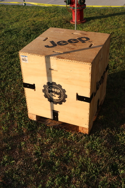 IMG_3392.jpg - Jeep crate!